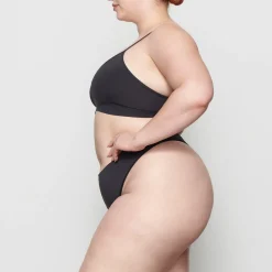 SOFT SMOOTHING SEAMLESS THONG |-Skims Online