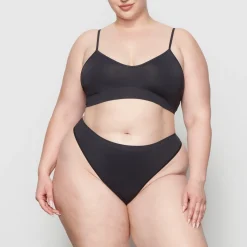 SOFT SMOOTHING SEAMLESS THONG |-Skims Online