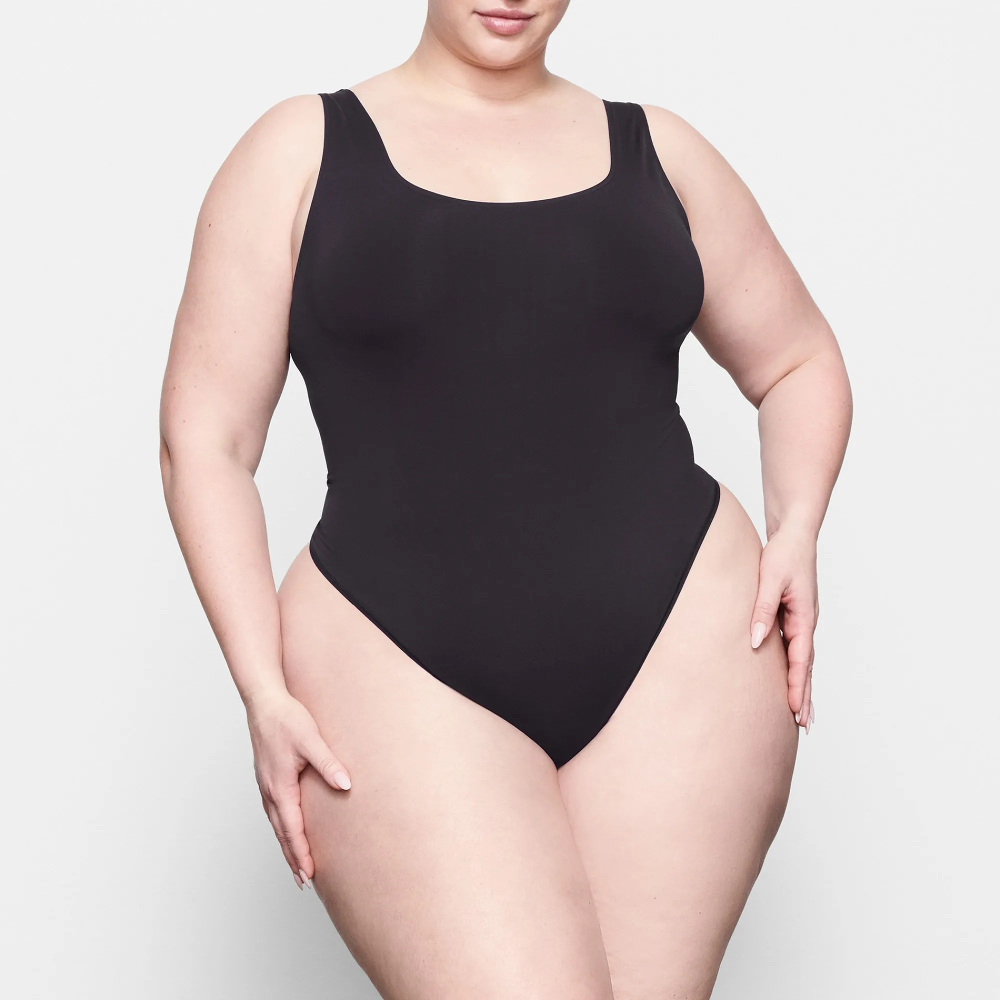 SOFT SMOOTHING SEAMLESS THONG BODYSUIT |-Skims Clearance