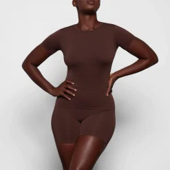 SOFT SMOOTHING SEAMLESS T-SHIRT |-Skims Hot