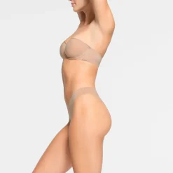 WEIGHTLESS STRAPLESS BRA |-Skims Best