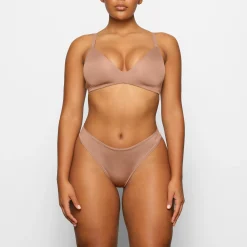 WIRELESS FORM T-SHIRT DEMI BRA |-Skims Hot