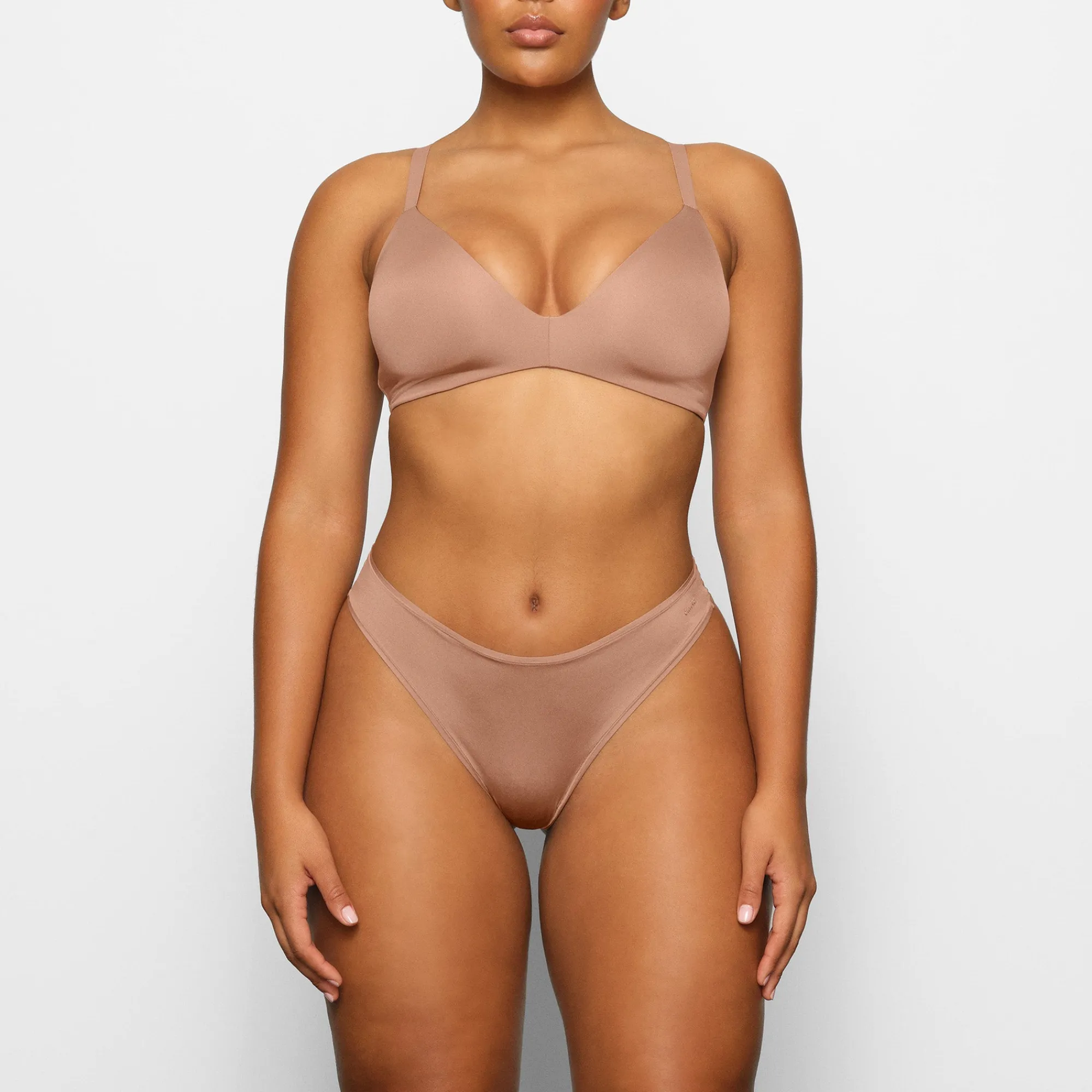 WIRELESS FORM T-SHIRT DEMI BRA |-Skims Hot
